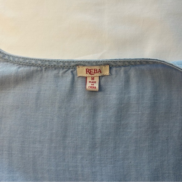 Reba Asymmetric Hem Chambray Wrap Blouse Sz M 100% Tencel - Picture 10 of 14